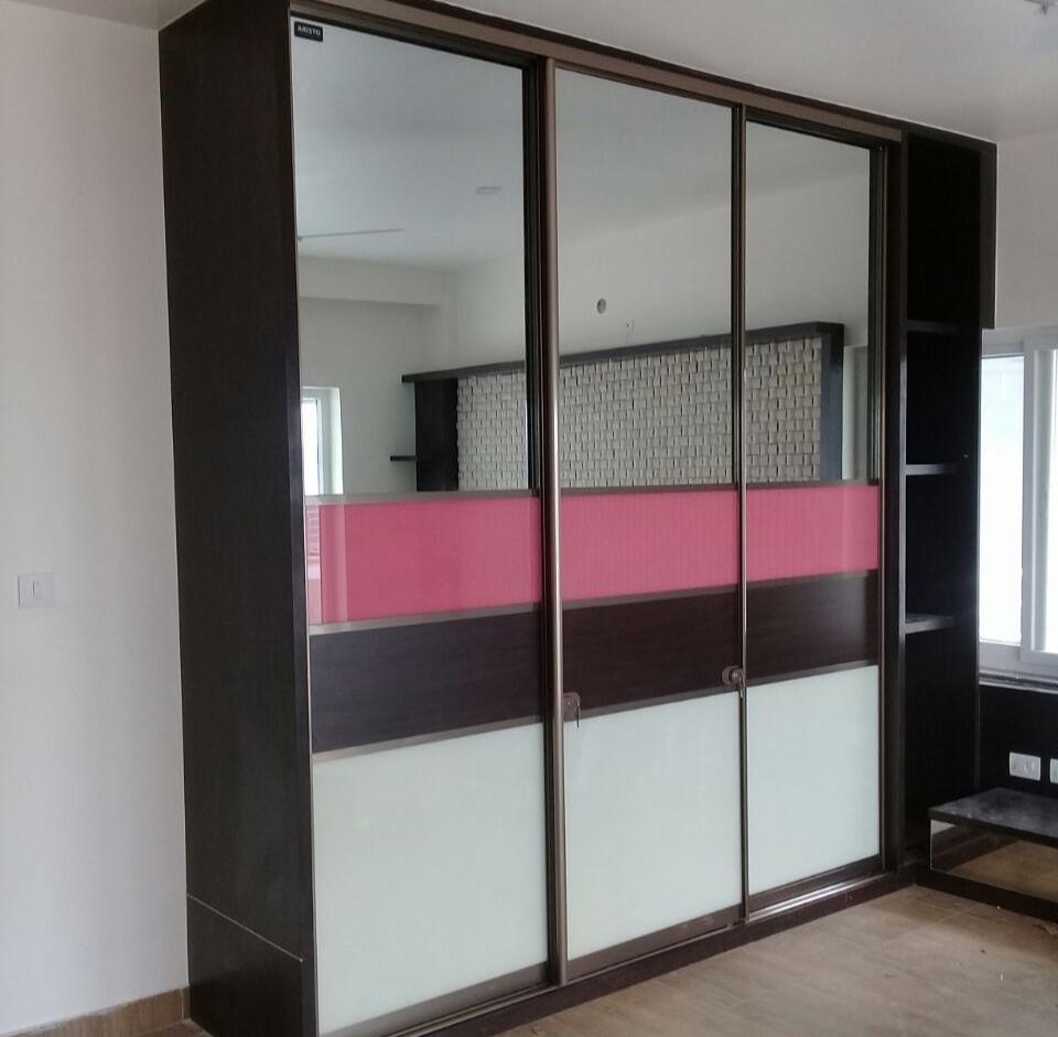 wardrobe-dealers-and-manufacturers-in-noida-greater-noida-top-wardrobe-company-in-india